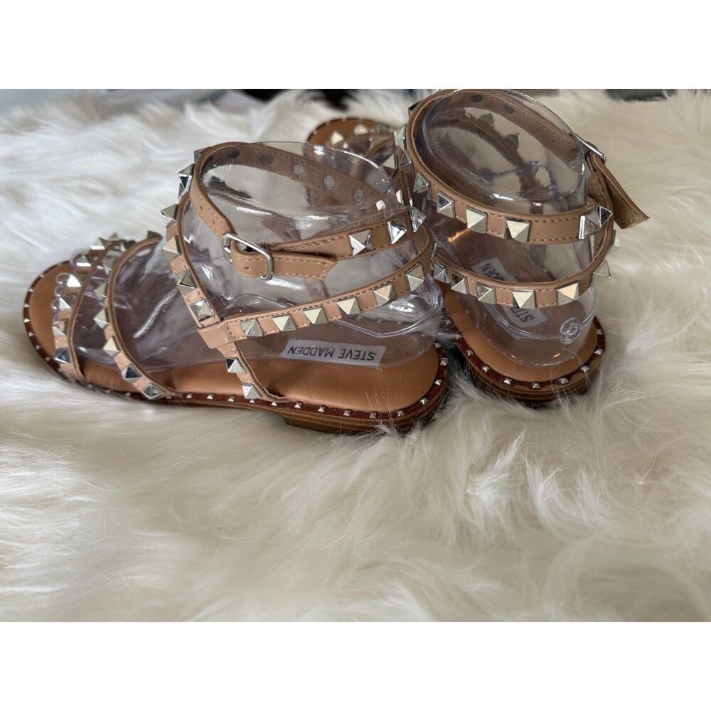 Steve Madden Studded Tan Flat Gladiator Sandal Size 8